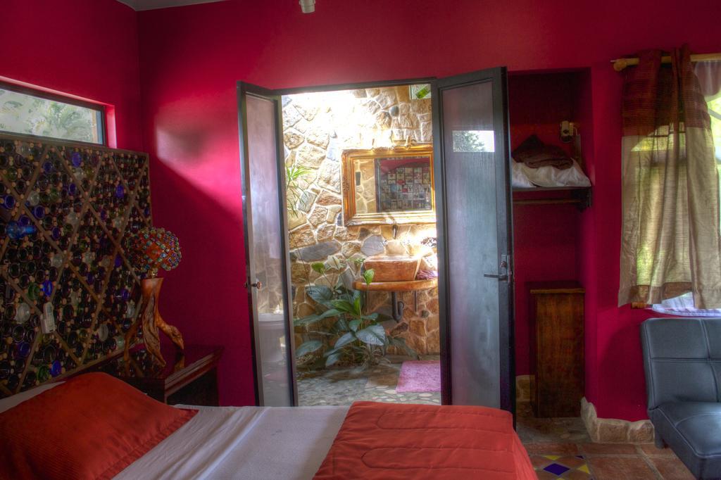 Gingerbread Restaurant & Hotel Nuevo Arenal Chambre photo