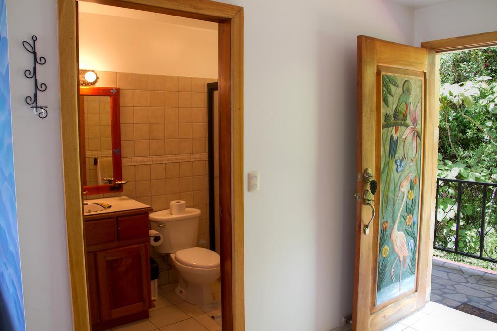 Gingerbread Restaurant & Hotel Nuevo Arenal Chambre photo