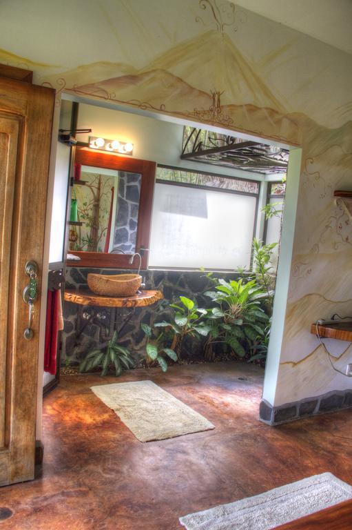 Gingerbread Restaurant & Hotel Nuevo Arenal Chambre photo