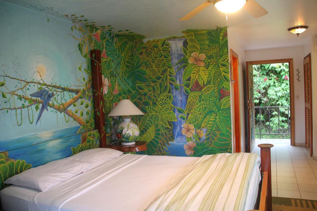 Gingerbread Restaurant & Hotel Nuevo Arenal Chambre photo