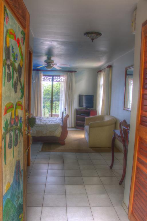 Gingerbread Restaurant & Hotel Nuevo Arenal Chambre photo