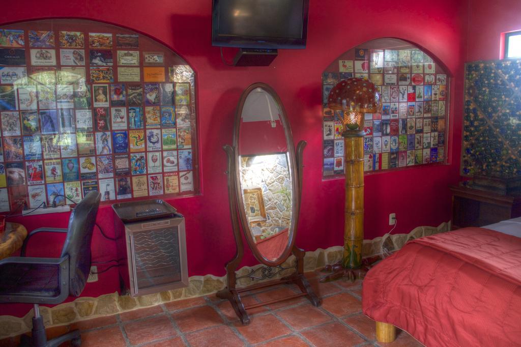 Gingerbread Restaurant & Hotel Nuevo Arenal Chambre photo