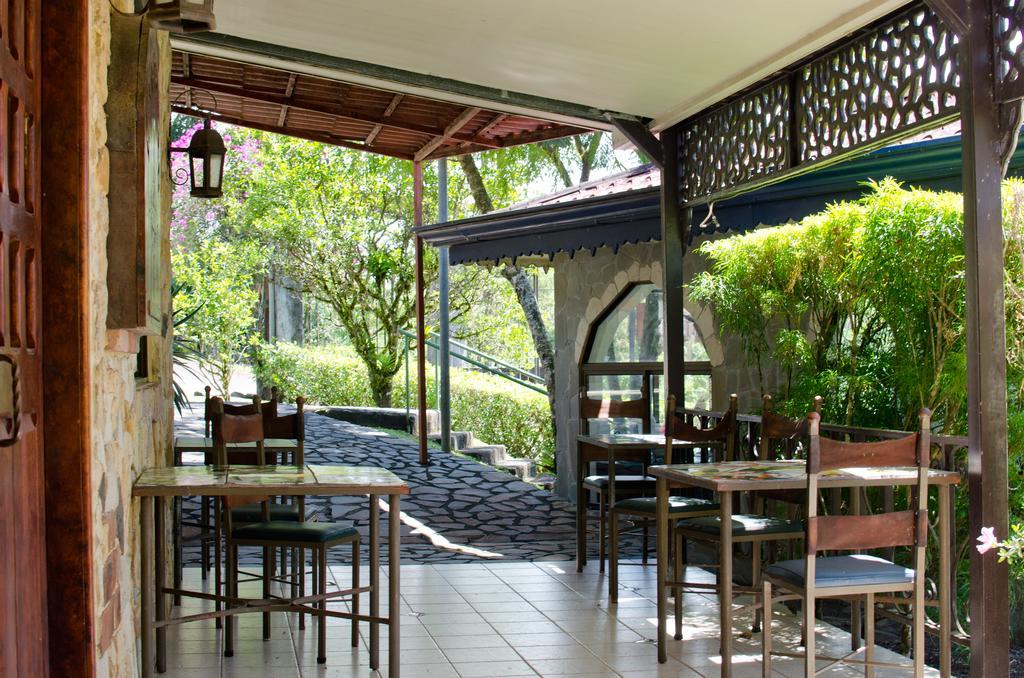 Gingerbread Restaurant & Hotel Nuevo Arenal Extérieur photo