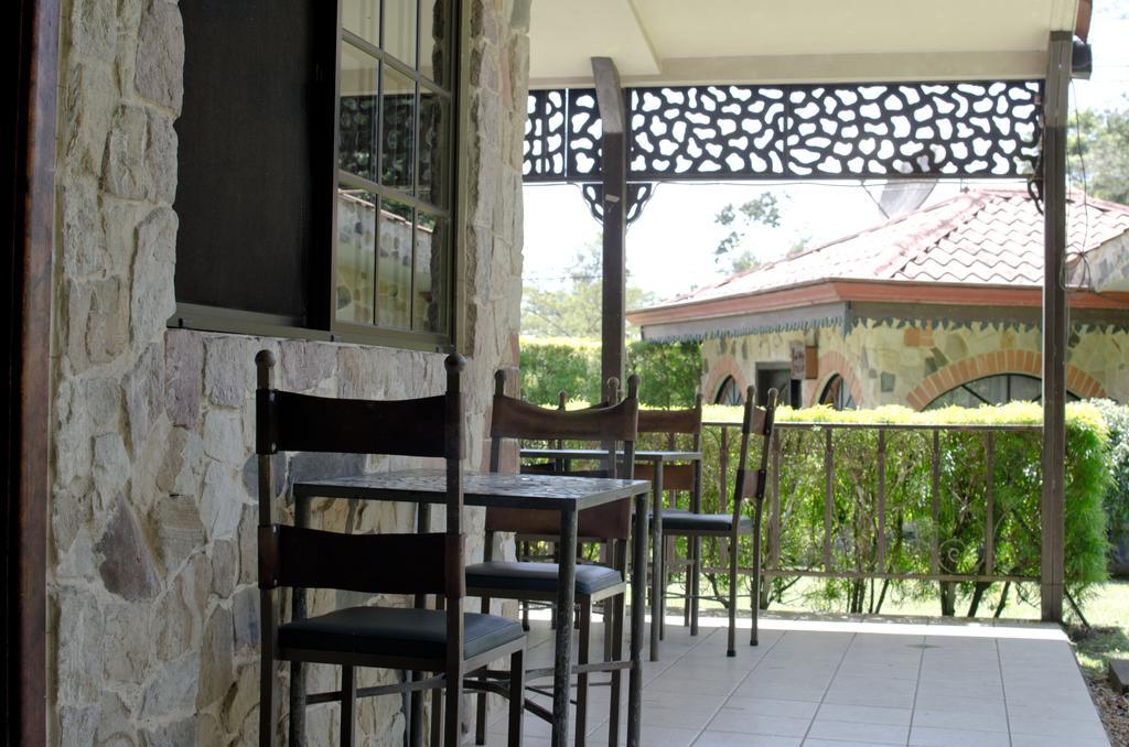 Gingerbread Restaurant & Hotel Nuevo Arenal Extérieur photo