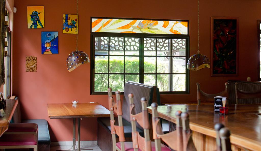 Gingerbread Restaurant & Hotel Nuevo Arenal Extérieur photo