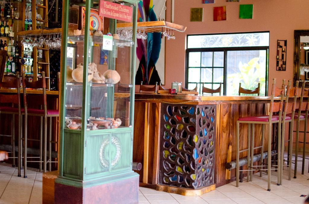 Gingerbread Restaurant & Hotel Nuevo Arenal Extérieur photo